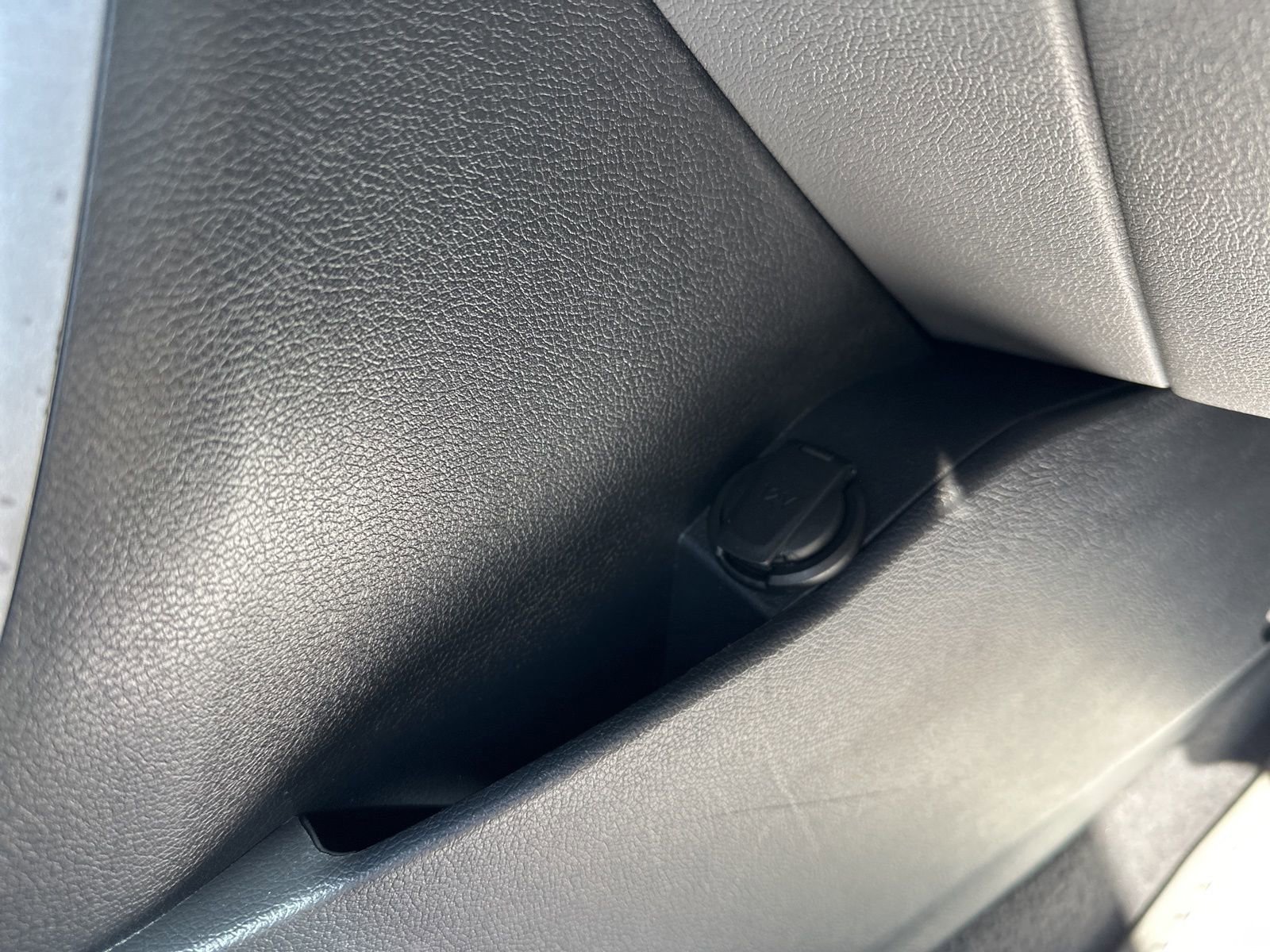 Used 2013 Hyundai Elantra Limited w/ Technology Pkg FWD image 31