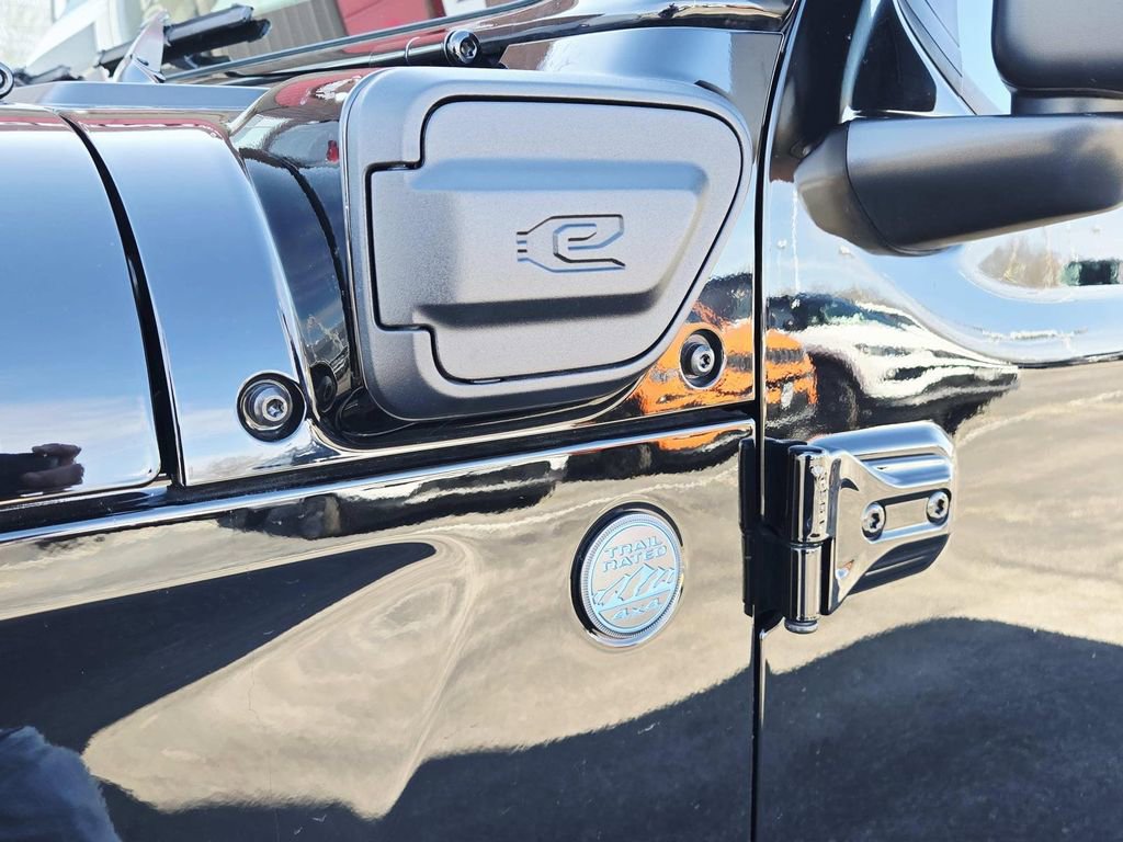 Used 2025 Jeep Wrangler Unlimited Sahara image 20