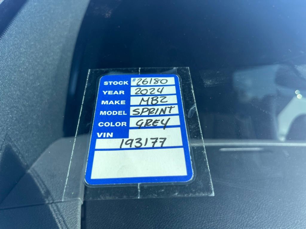 Used 2024 Mercedes-Benz Sprinter 2500 image 22