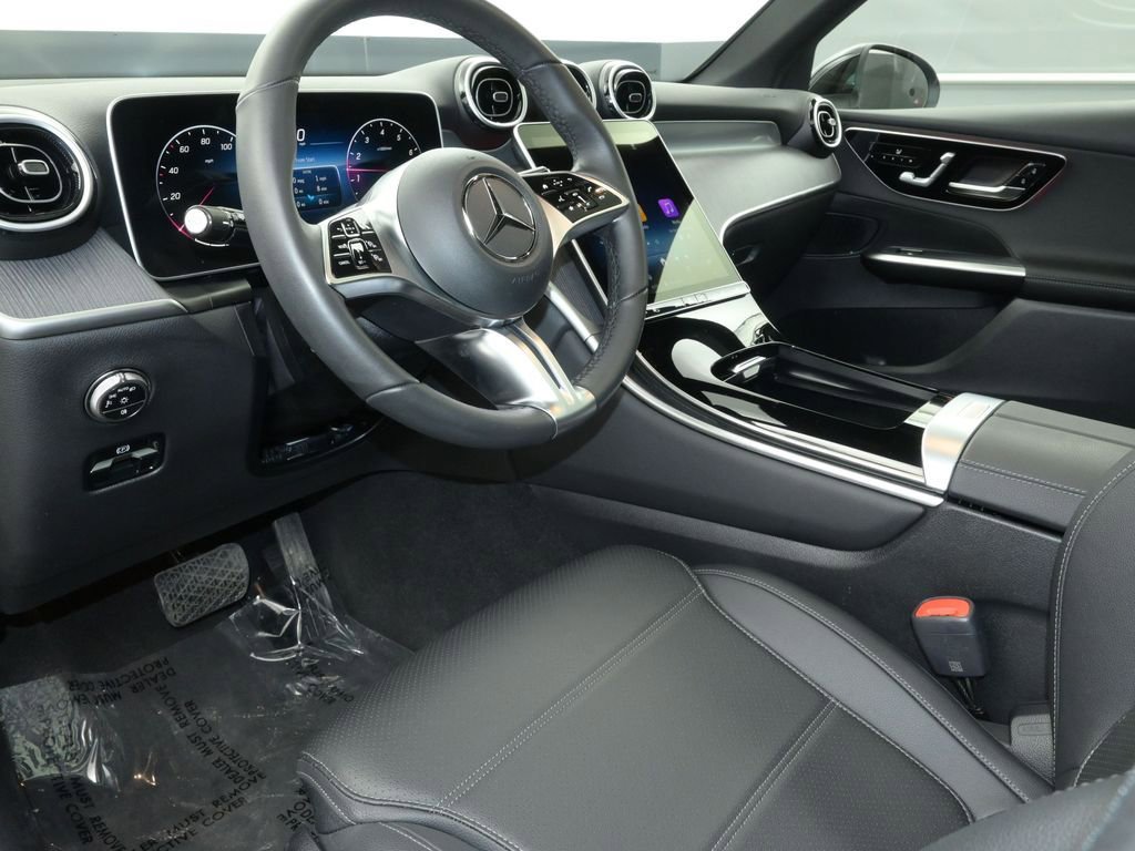 Used 2026 Mercedes-Benz GLC 300 4MATIC image 24