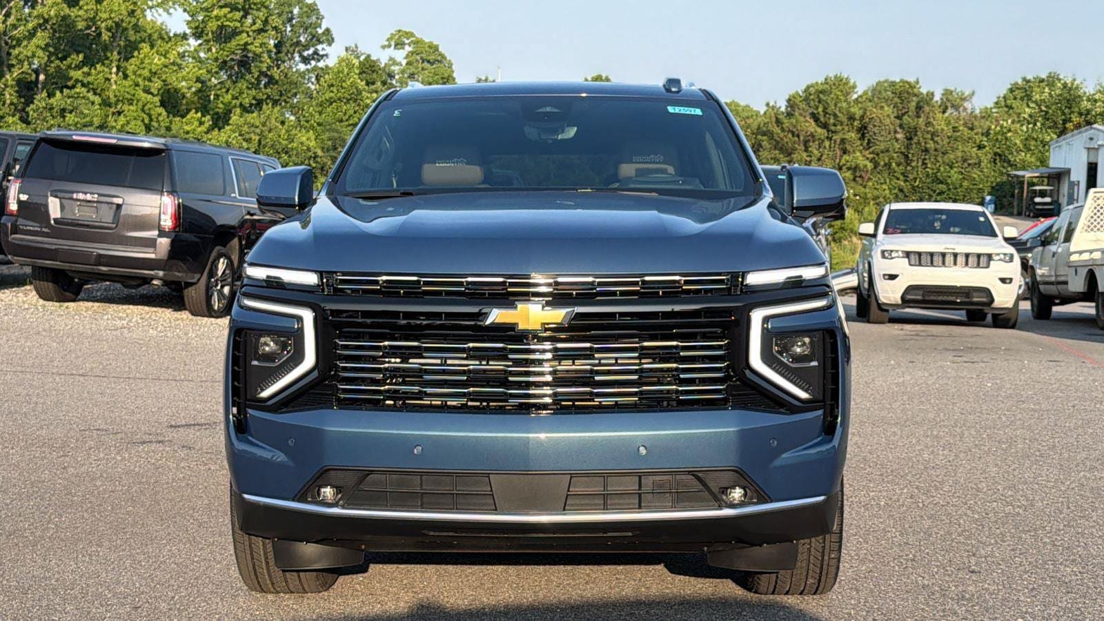 New 2026 Chevrolet Suburban High Country AWD/4WD image 2