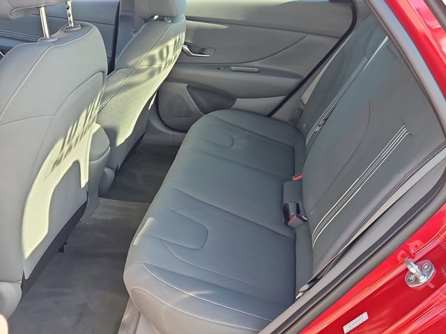 Used 2023 Hyundai Elantra SEL w/ Convenience Package image 12