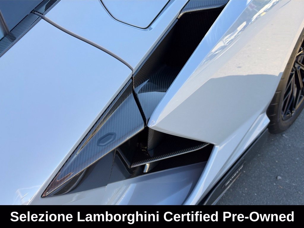 Used 2025 Lamborghini Revuelto AWD/4WD image 16