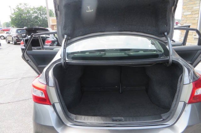 Used 2018 Nissan Sentra S FWD image 18