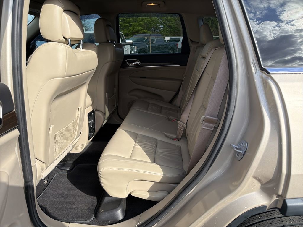 Used 2015 Jeep Grand Cherokee Limited AWD/4WD image 13
