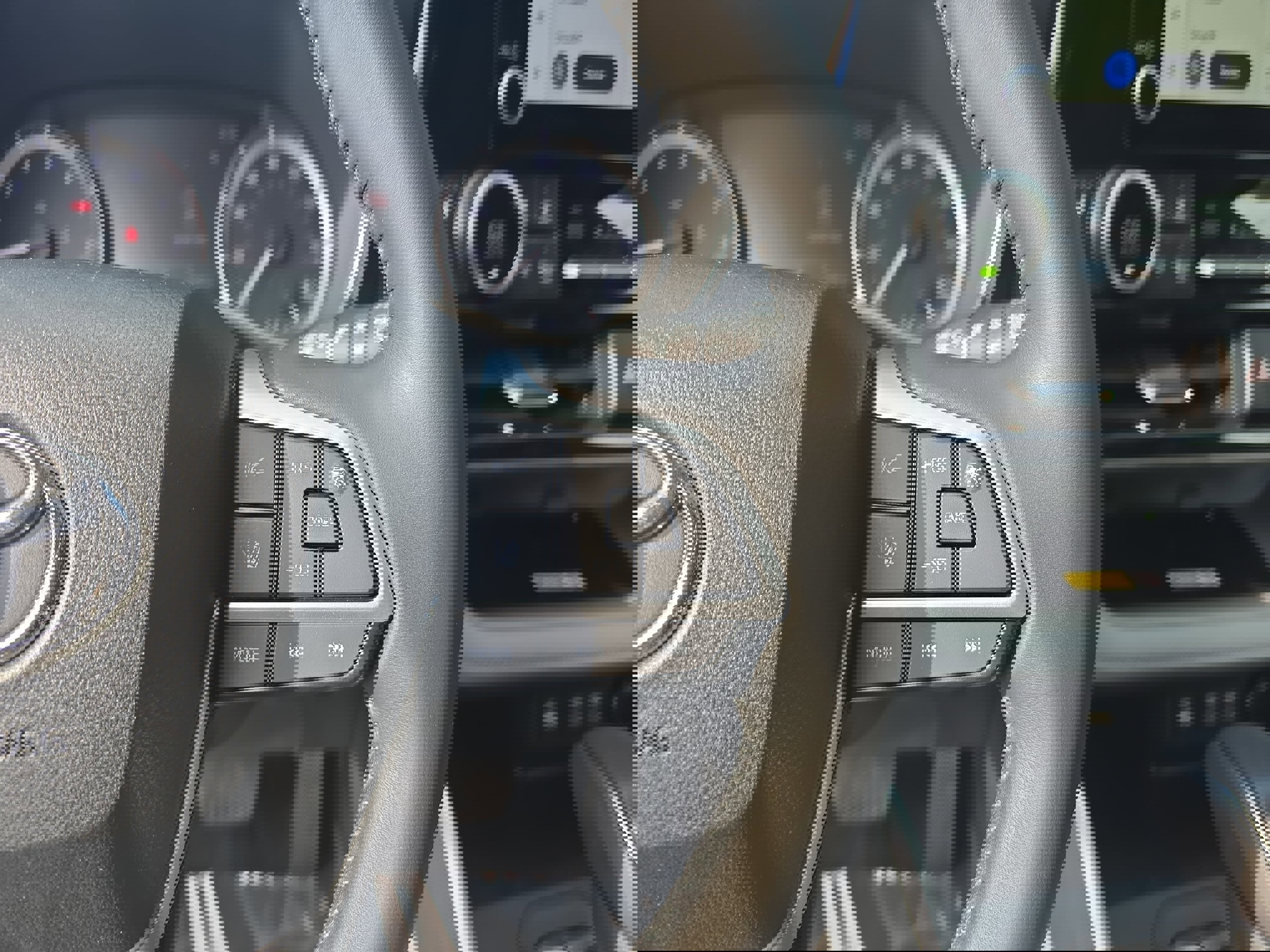 Used 2023 Toyota Highlander XLE image 17