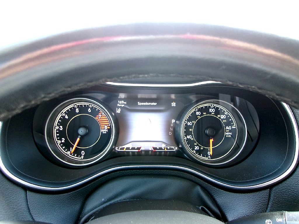Used 2021 Jeep Cherokee Limited w/ Elite Package FWD image 7