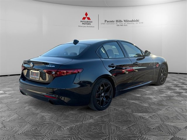 Used 2022 Alfa Romeo Giulia Ti image 5