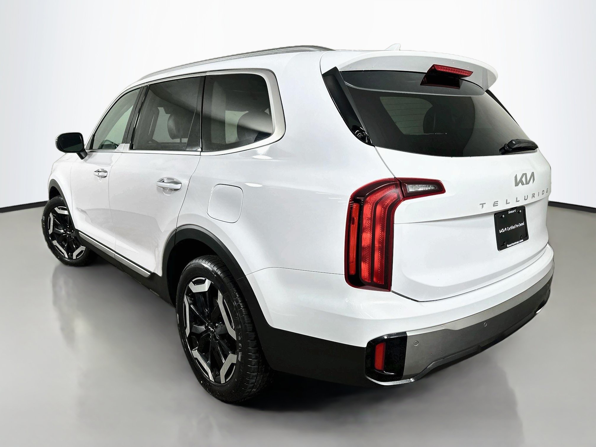 Certified 2025 Kia Telluride S AWD/4WD image 5