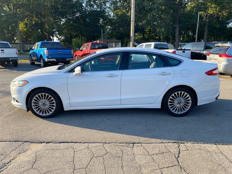 Used 2016 Ford Fusion Titanium FWD image 2