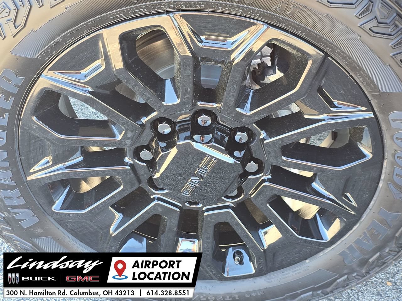 New 2026 GMC Sierra 2500 AT4 w/ AT4 Premium Plus Package AWD/4WD image 35