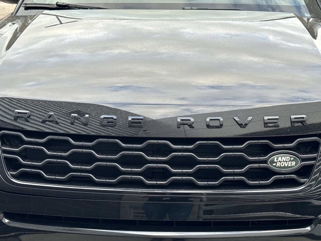 Used 2023 Land Rover Range Rover Evoque R-Dynamic S AWD/4WD image 10