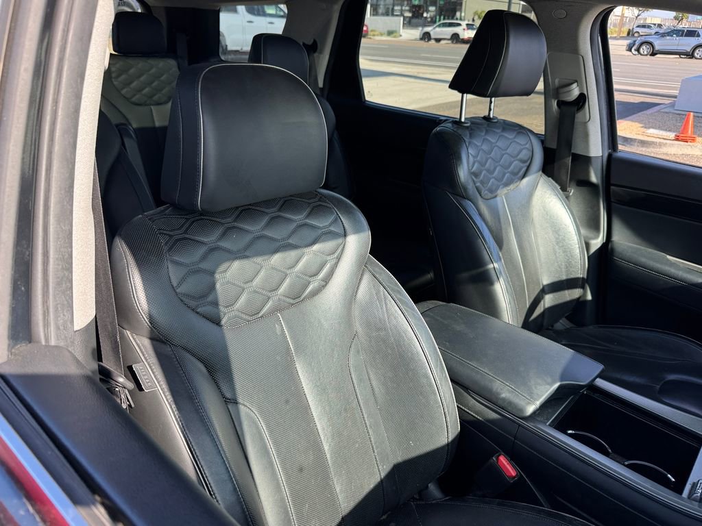 Used 2021 Hyundai Palisade Limited w/ Winter Package FWD image 15