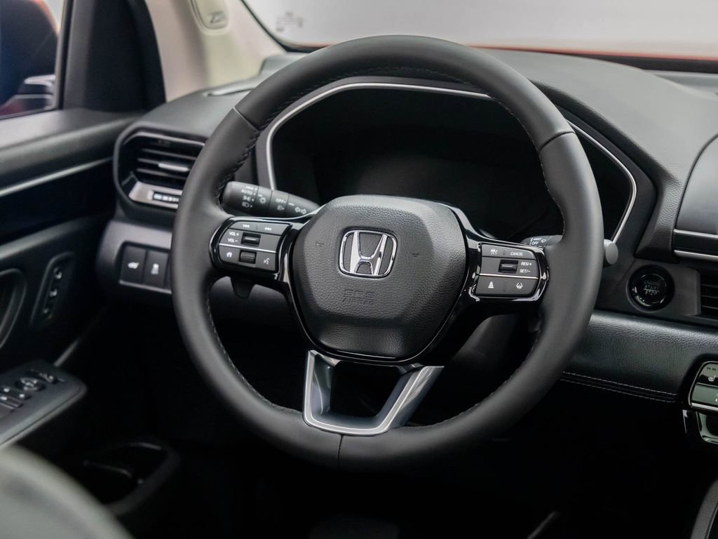 Used 2025 Honda Pilot Touring image 12