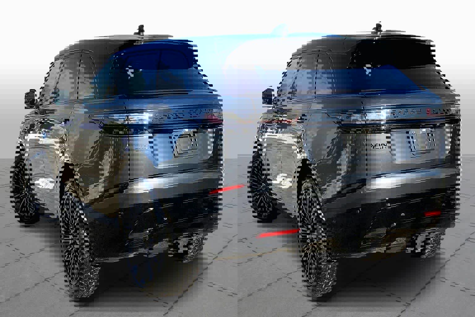 Certified 2026 Land Rover Range Rover Velar Dynamic SE image 12