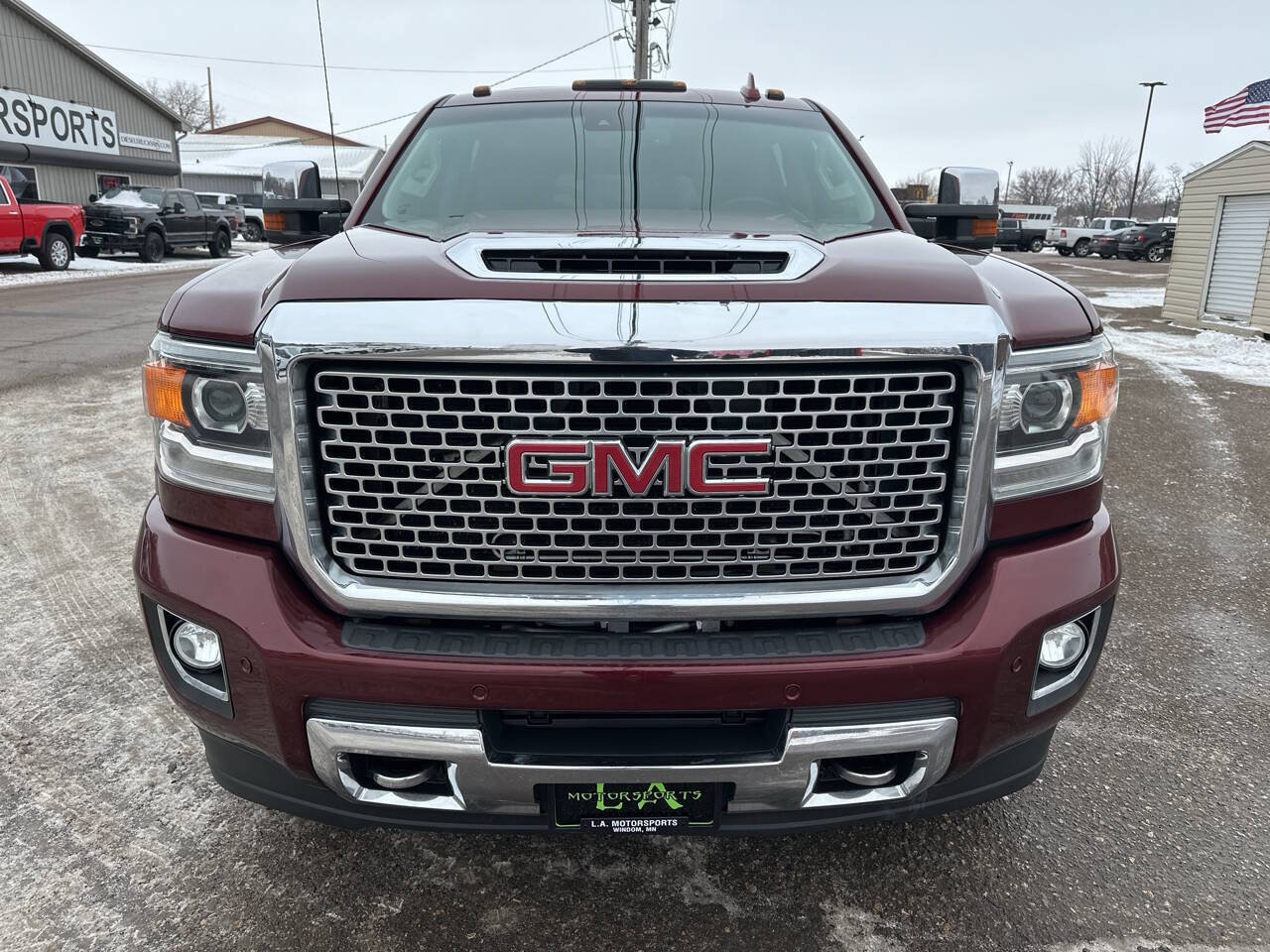 Used 2017 GMC Sierra 2500 Denali w/ Duramax Plus Package AWD/4WD image 8
