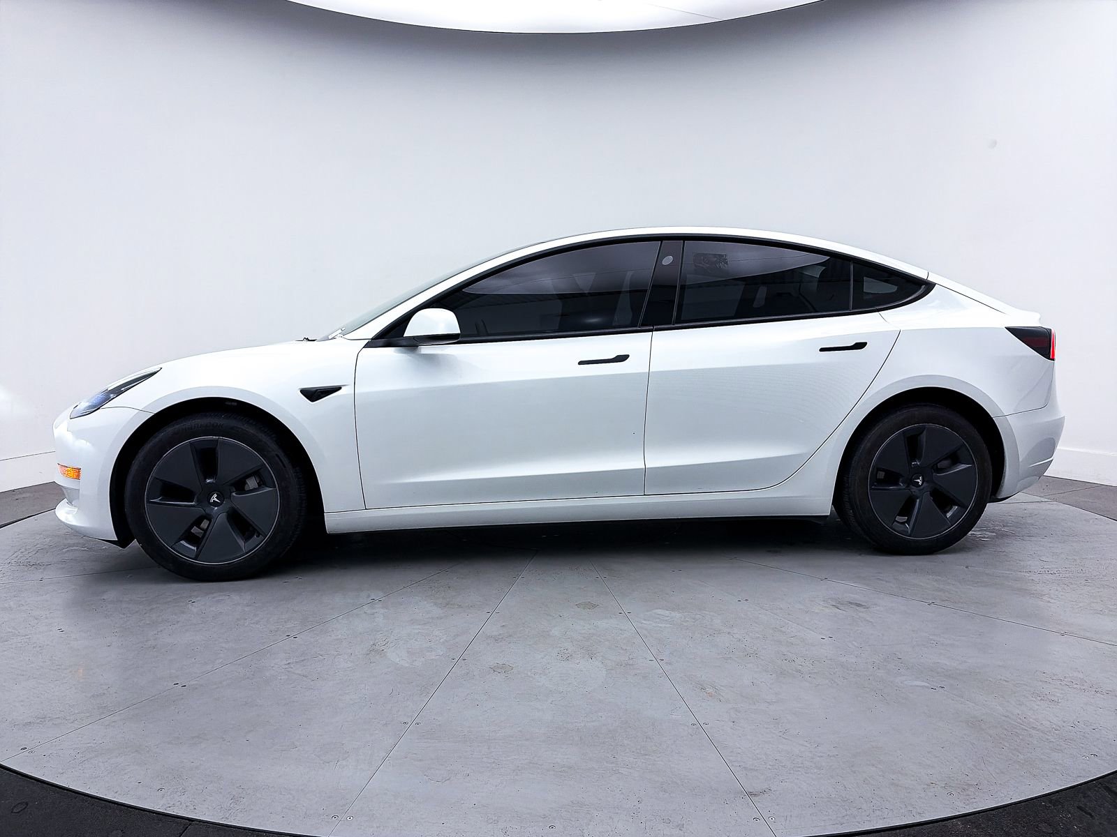 Used 2023 Tesla Model 3 Standard Range image 36