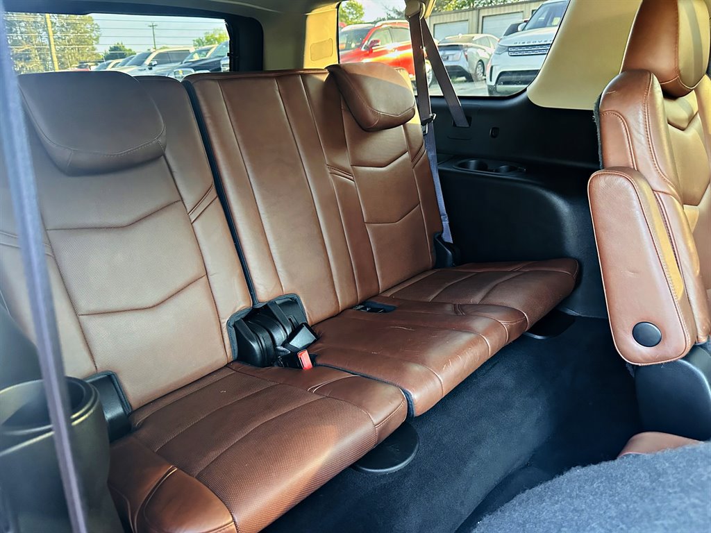 Used 2016 Cadillac Escalade ESV Luxury AWD/4WD image 10
