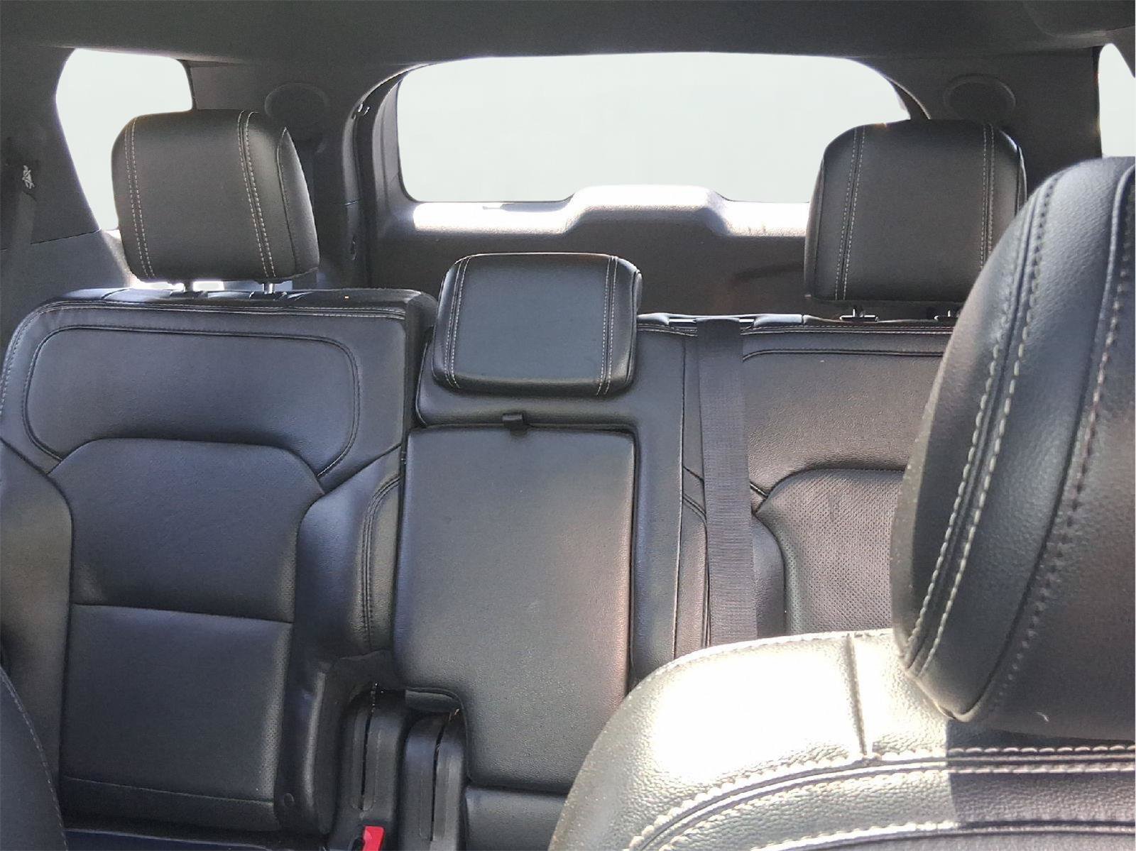 Used 2017 Ford Explorer Limited w/ Equipment Group 301A FWD image 10
