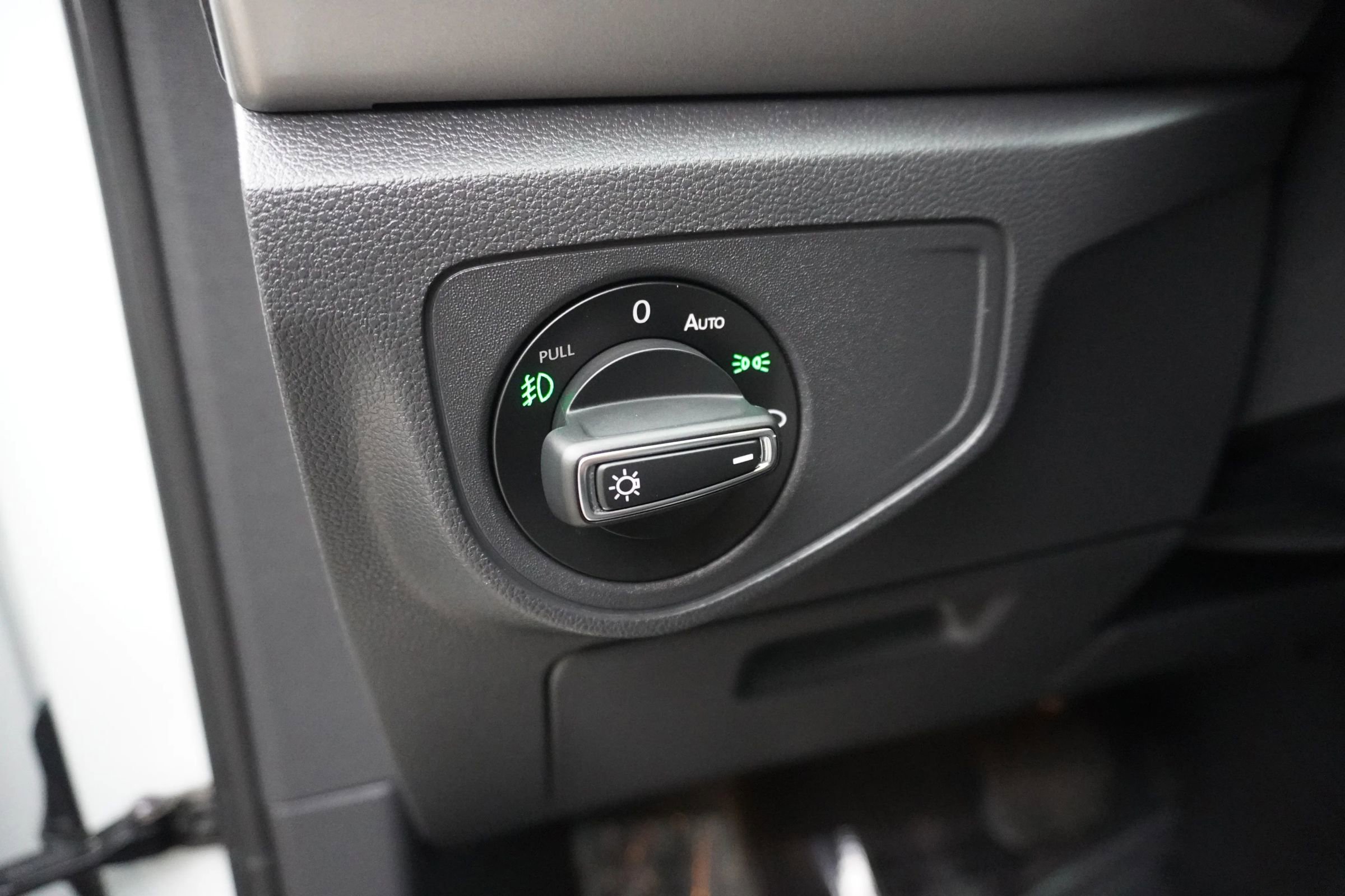 Used 2018 Volkswagen Atlas SEL image 24