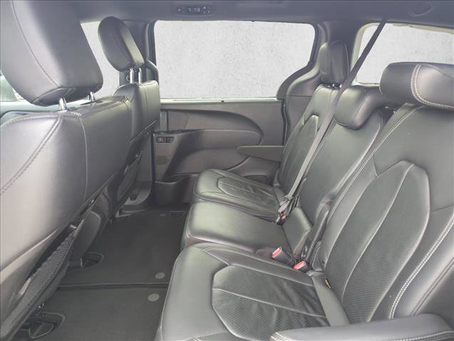 Used 2021 Chrysler Pacifica Touring-L w/ S Appearance Package FWD image 13