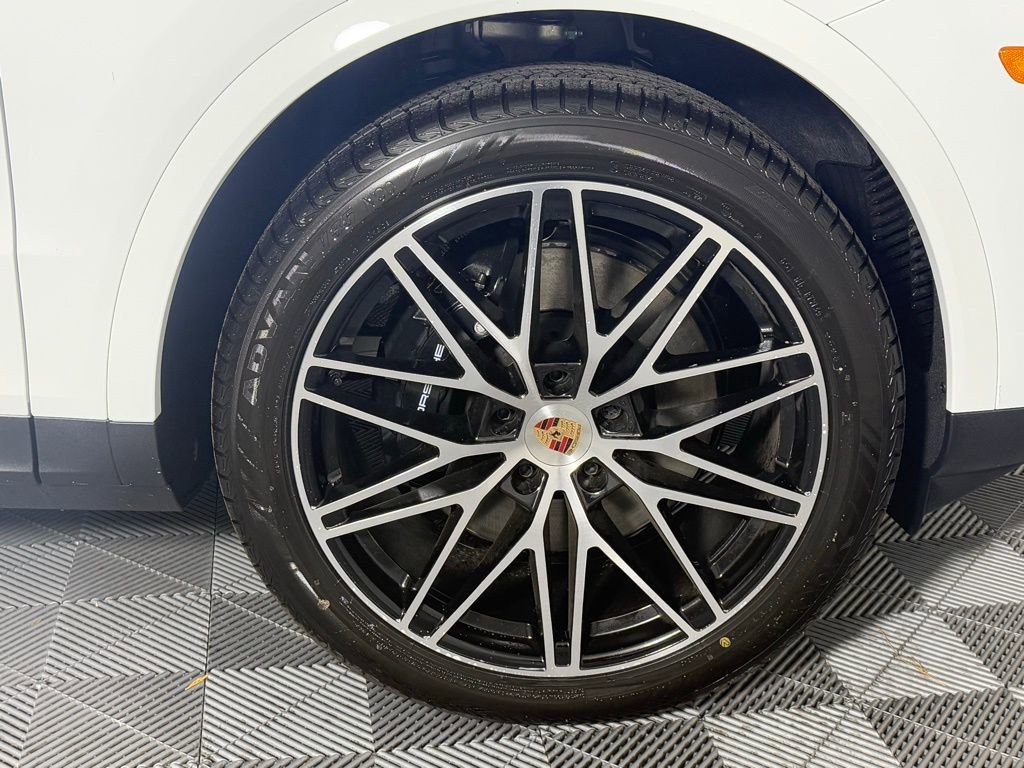 New 2026 Porsche Cayenne Coupe image 14