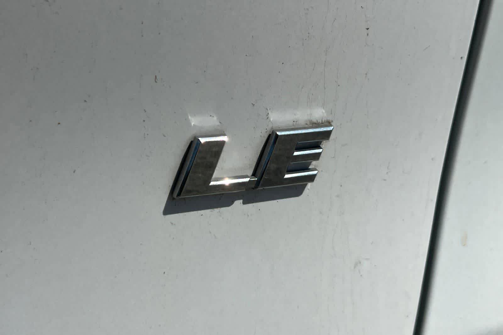 Used 2019 Toyota RAV4 LE FWD image 13