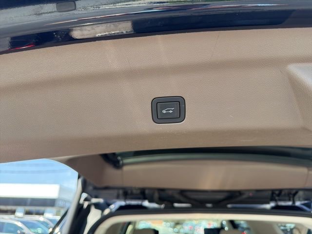 Used 2021 GMC Yukon XL Denali AWD/4WD image 17