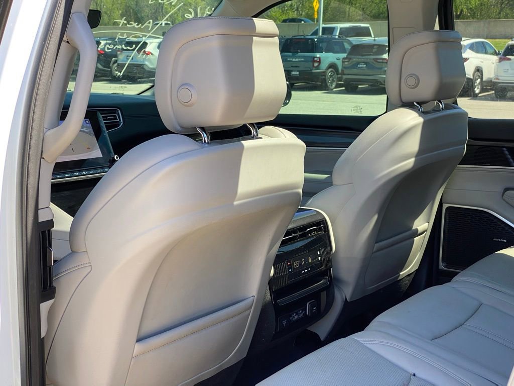 Used 2024 Jeep Wagoneer 4WD w/ Premium Group I image 27