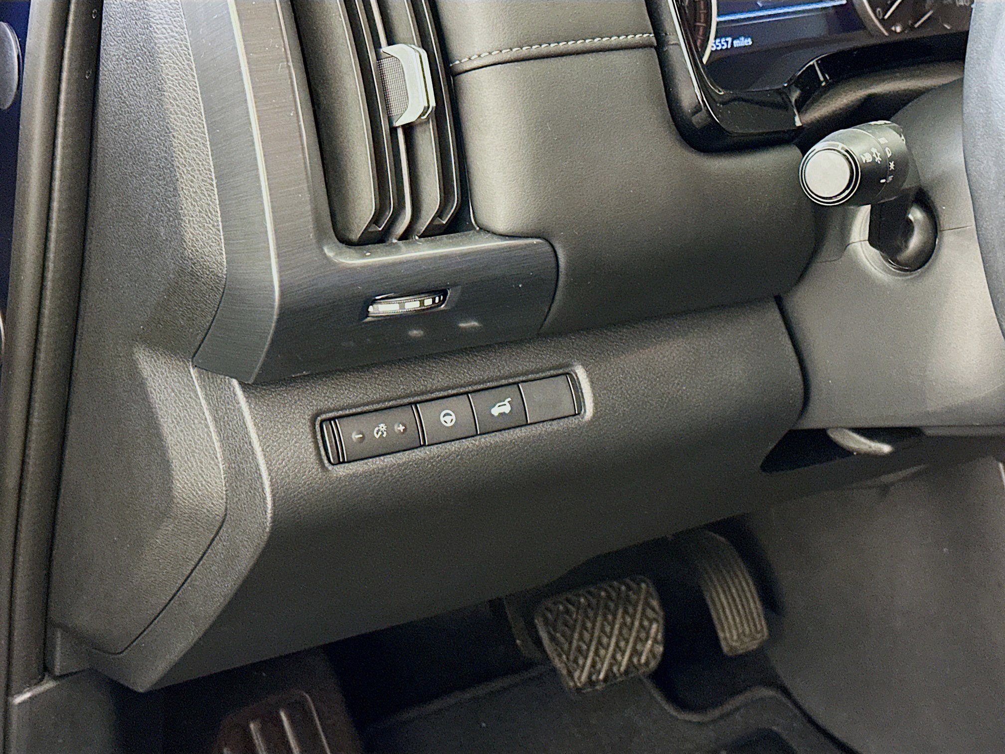 Used 2024 Nissan Pathfinder SL image 17