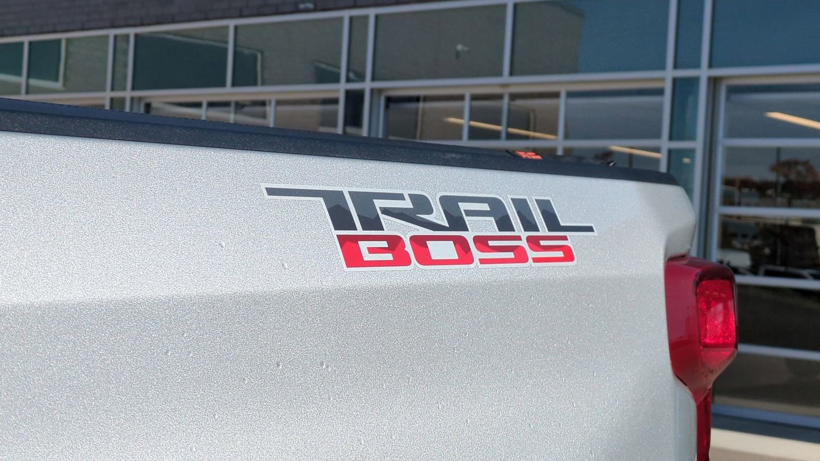 Used 2020 Chevrolet Silverado 1500 LT Trail Boss image 13