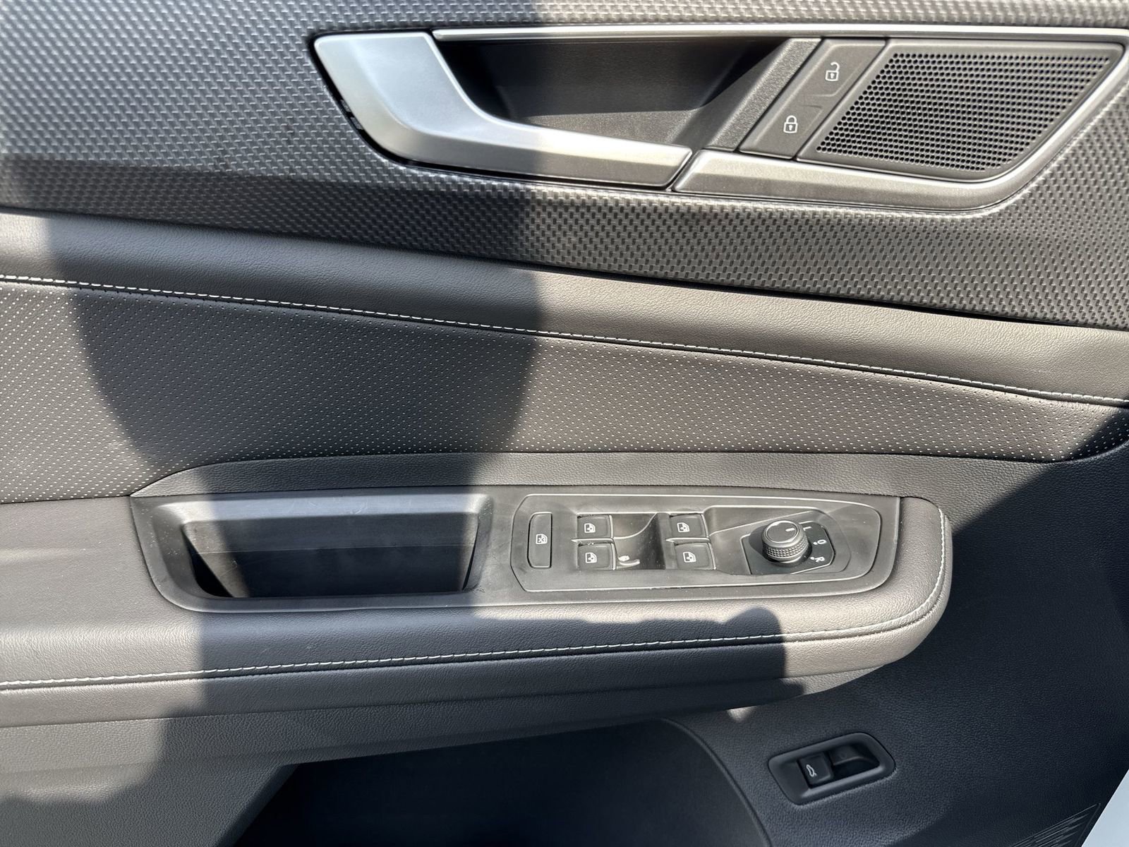 New 2025 Volkswagen Atlas Cross Sport SEL image 14