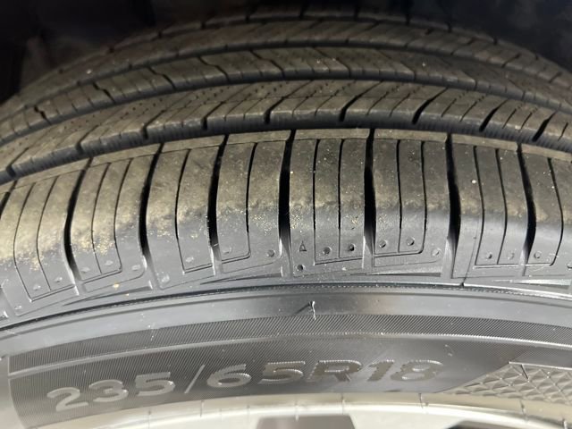 Used 2020 Toyota Highlander XLE image 17