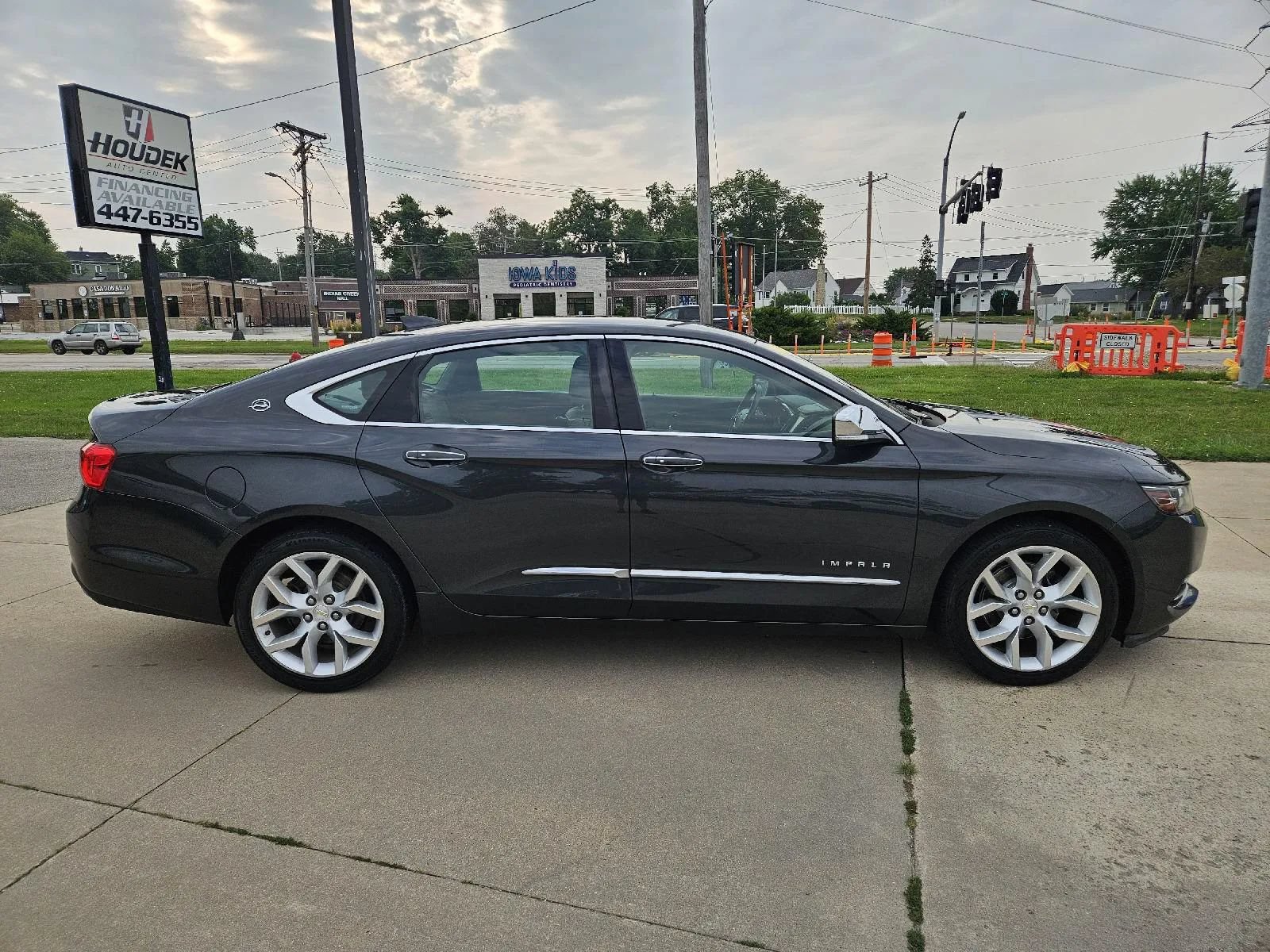 Used 2015 Chevrolet Impala LTZ FWD image 5