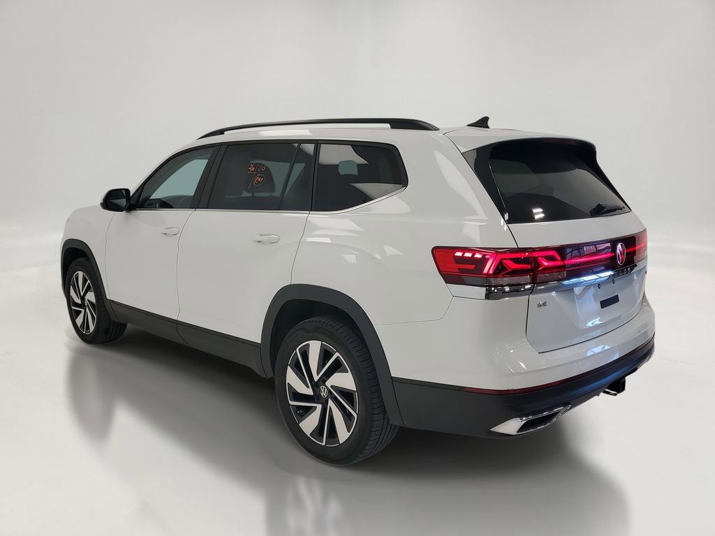 Used 2025 Volkswagen Atlas SE image 4