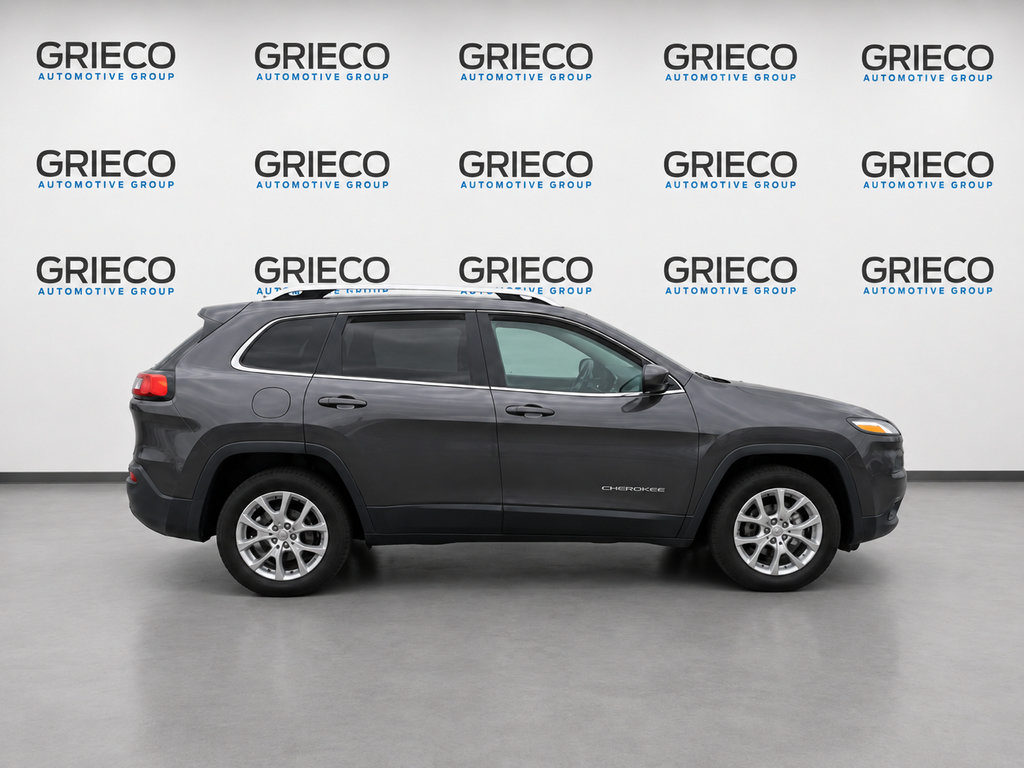 Used 2015 Jeep Cherokee Latitude AWD/4WD image 3