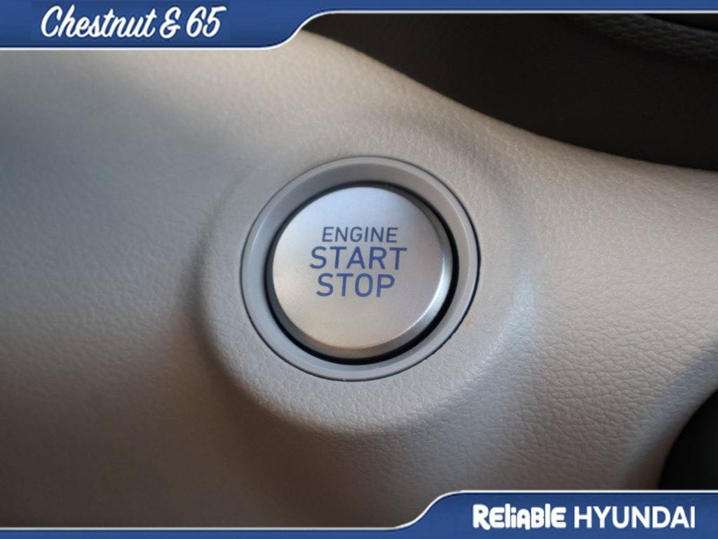 Certified 2025 Hyundai Venue SEL FWD image 32