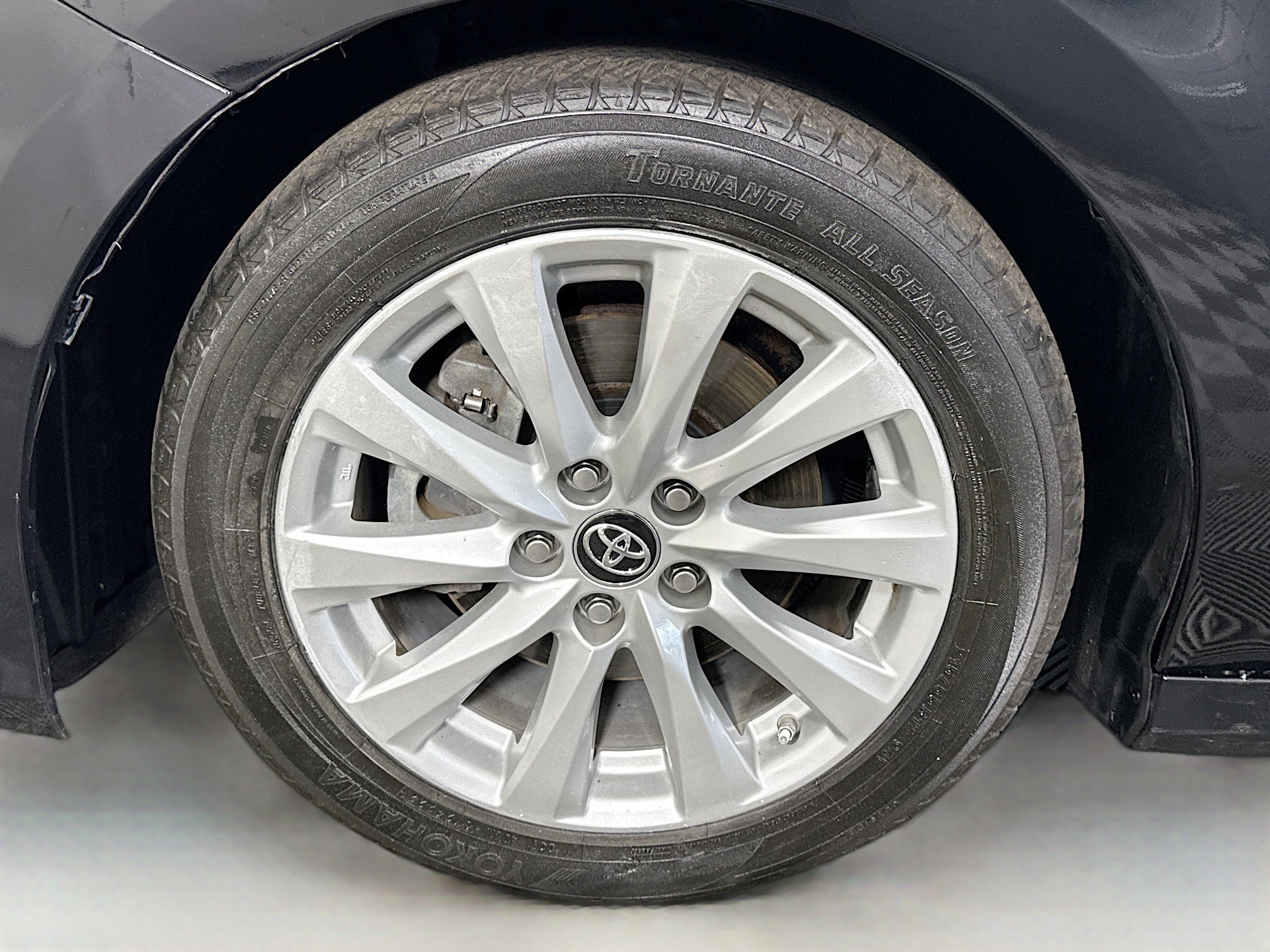 Used 2018 Toyota Camry LE w/ Convenience Package FWD image 38