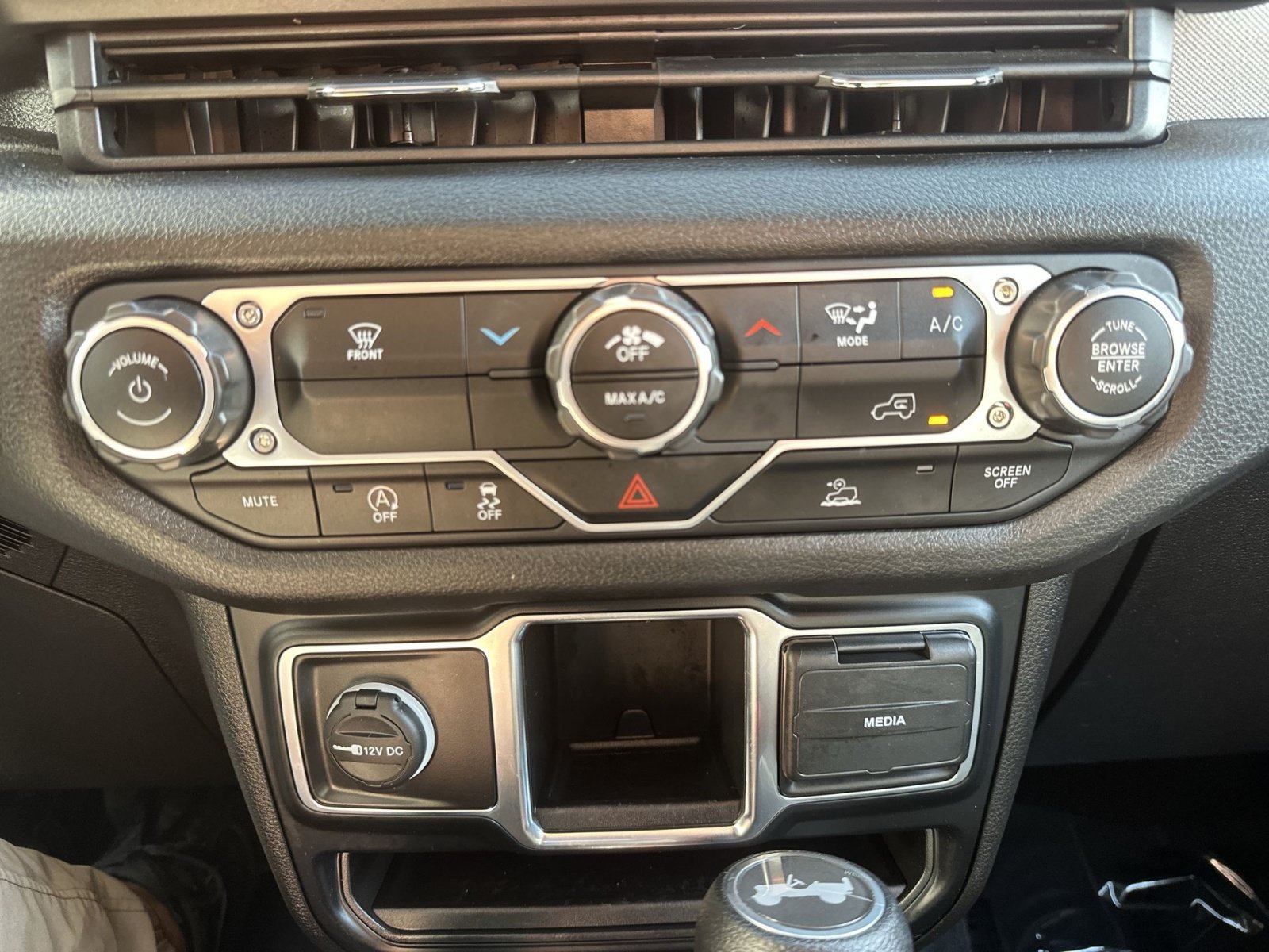 Used 2024 Jeep Wrangler Unlimited Sport AWD/4WD image 28