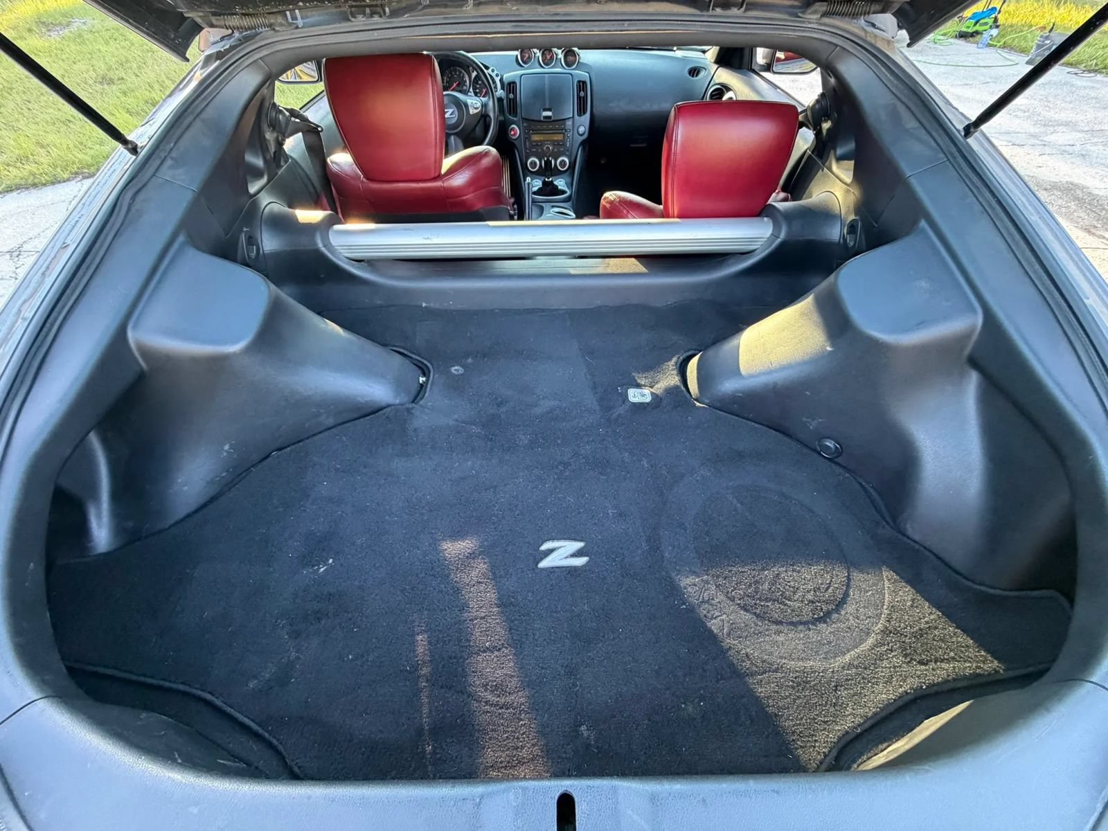 Used 2010 Nissan 370Z Touring w/ Sport Pkg RWD image 10