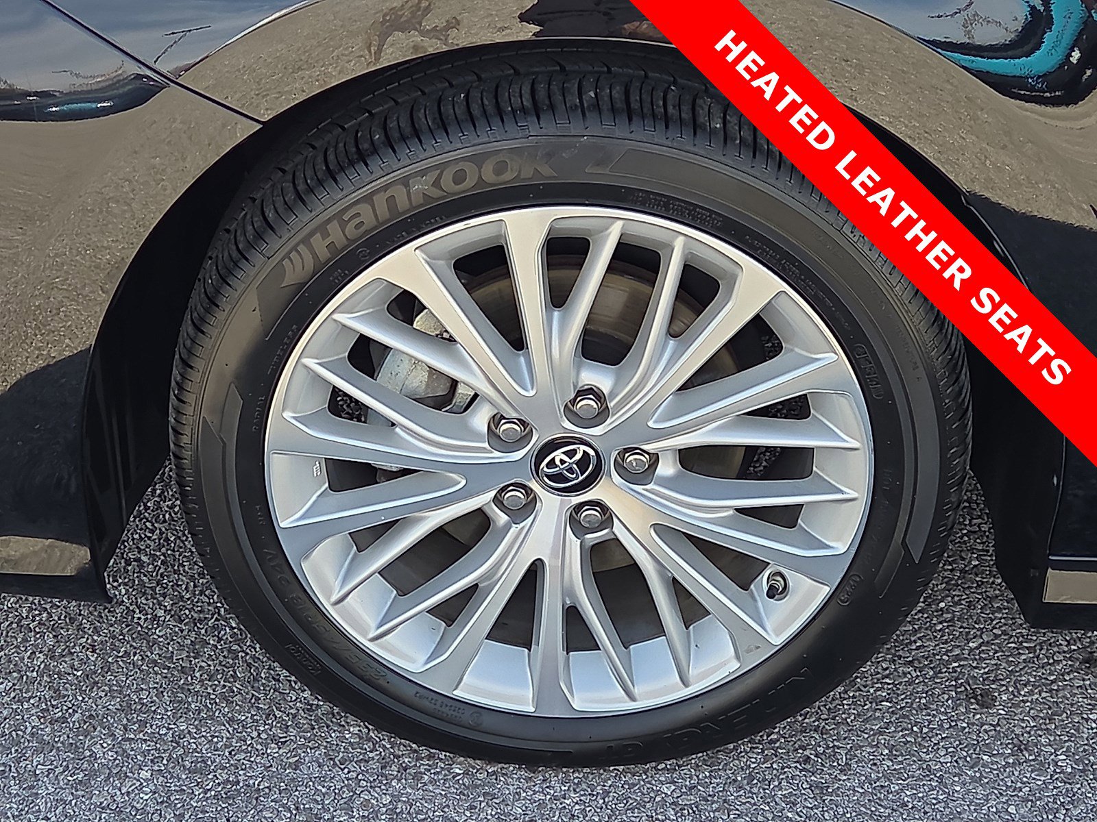 Used 2018 Toyota Camry XLE image 7