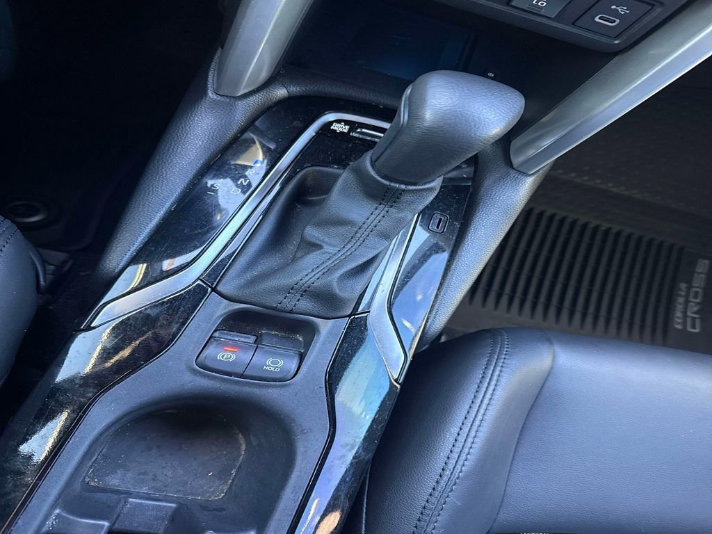 Used 2023 Toyota Corolla Cross XSE image 22