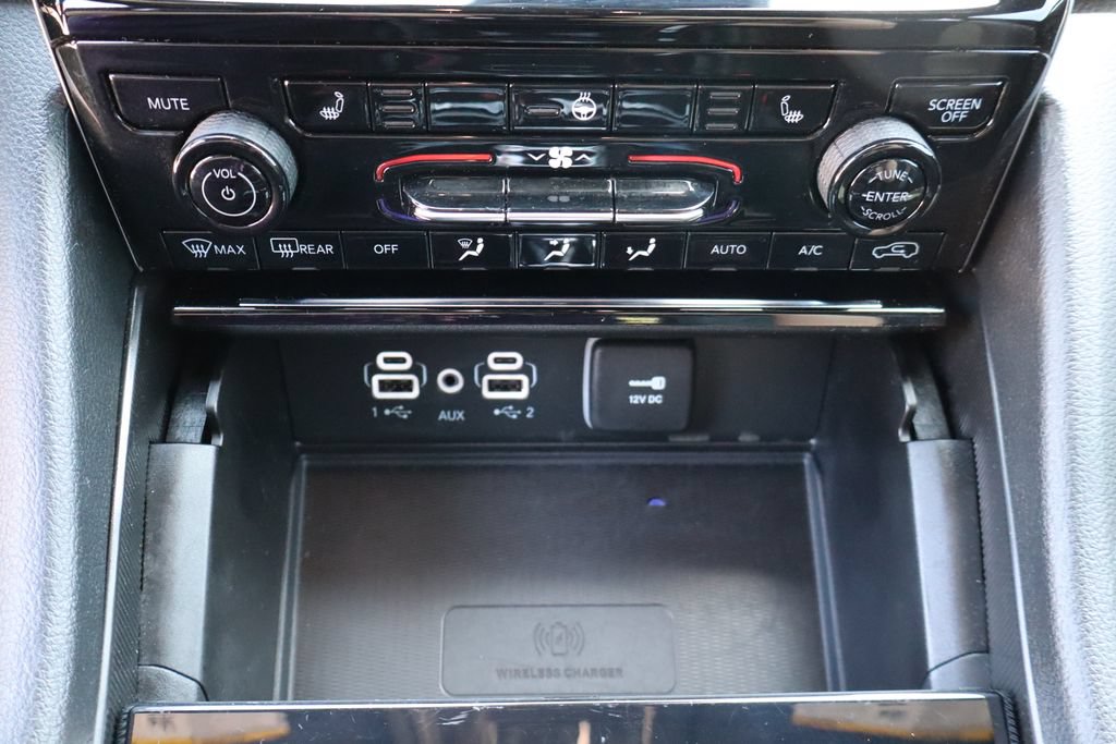 Used 2024 Jeep Grand Cherokee Altitude AWD/4WD image 22