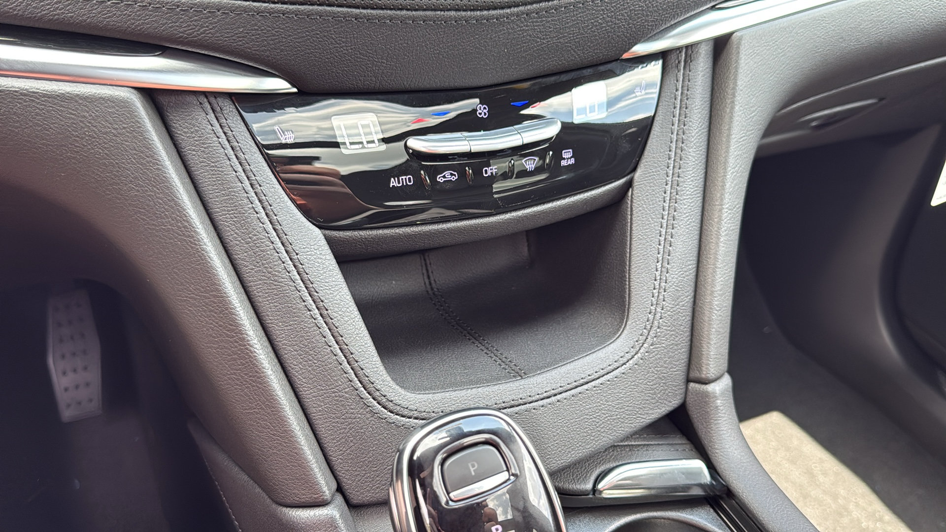 New 2026 Cadillac XT5 Premium Luxury w/ LPO, Floor Liner Package AWD/4WD image 24