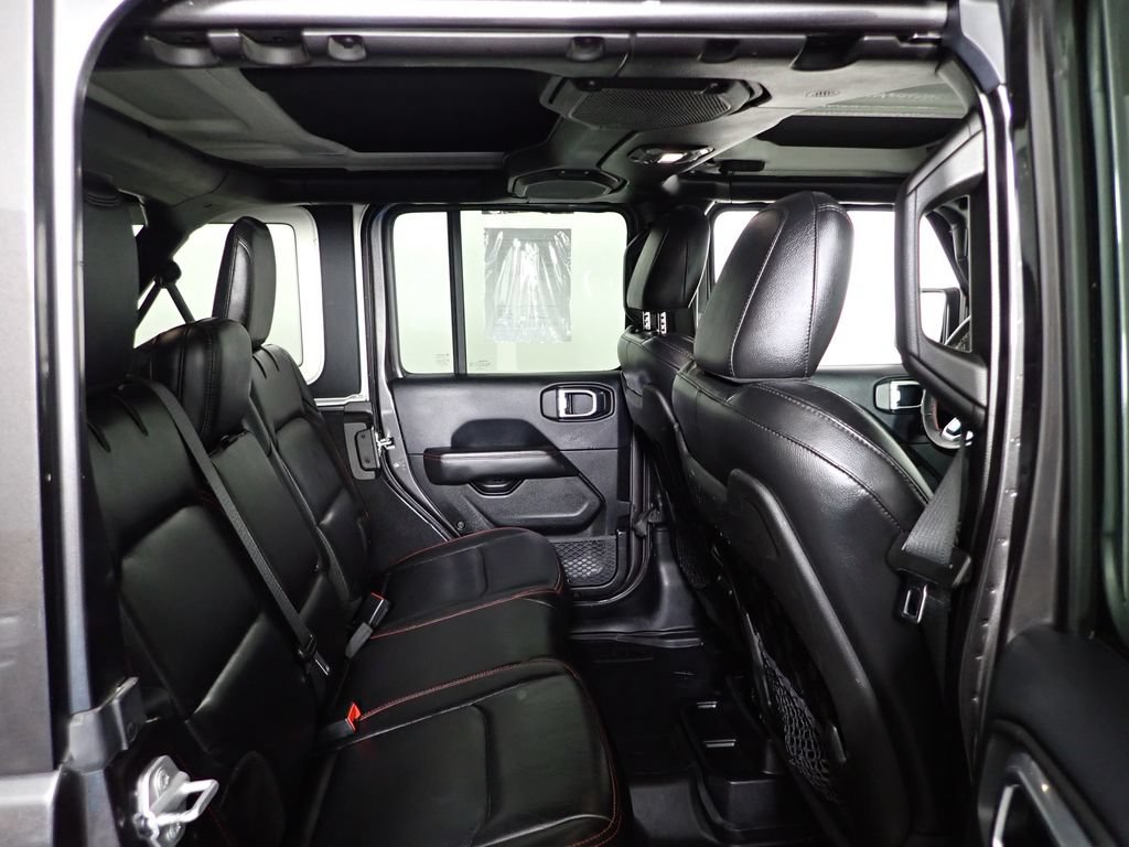 Used 2018 Jeep Wrangler Unlimited Rubicon w/ Dual Top Group AWD/4WD image 33
