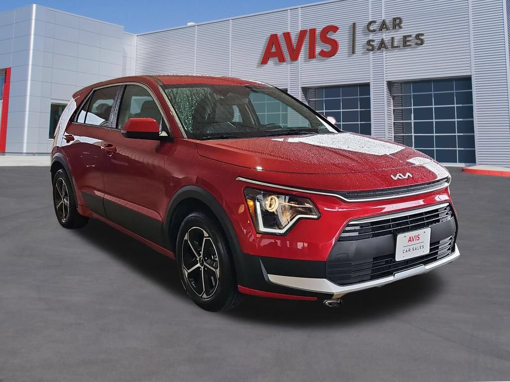 Used 2025 Kia Niro LX FWD image 3