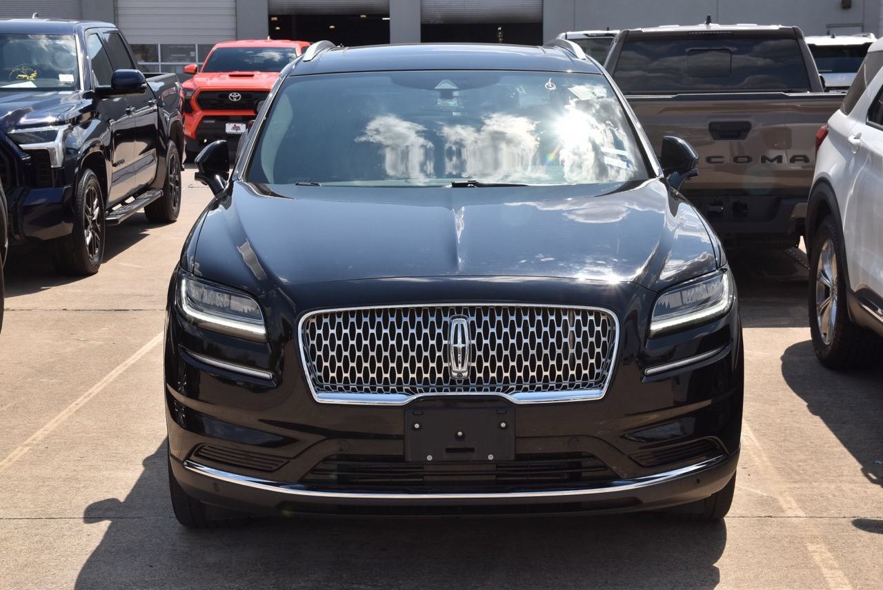 Used 2022 Lincoln Nautilus Reserve w/ Equipment Group 201A FWD image 3