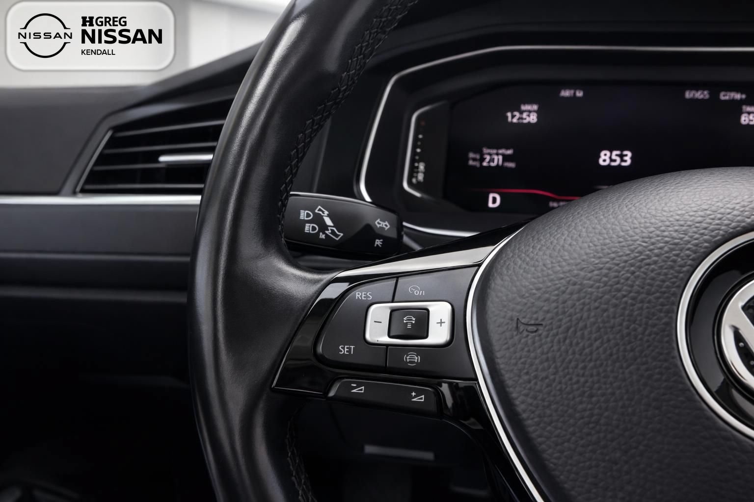 Used 2019 Volkswagen Jetta SEL Premium FWD image 9