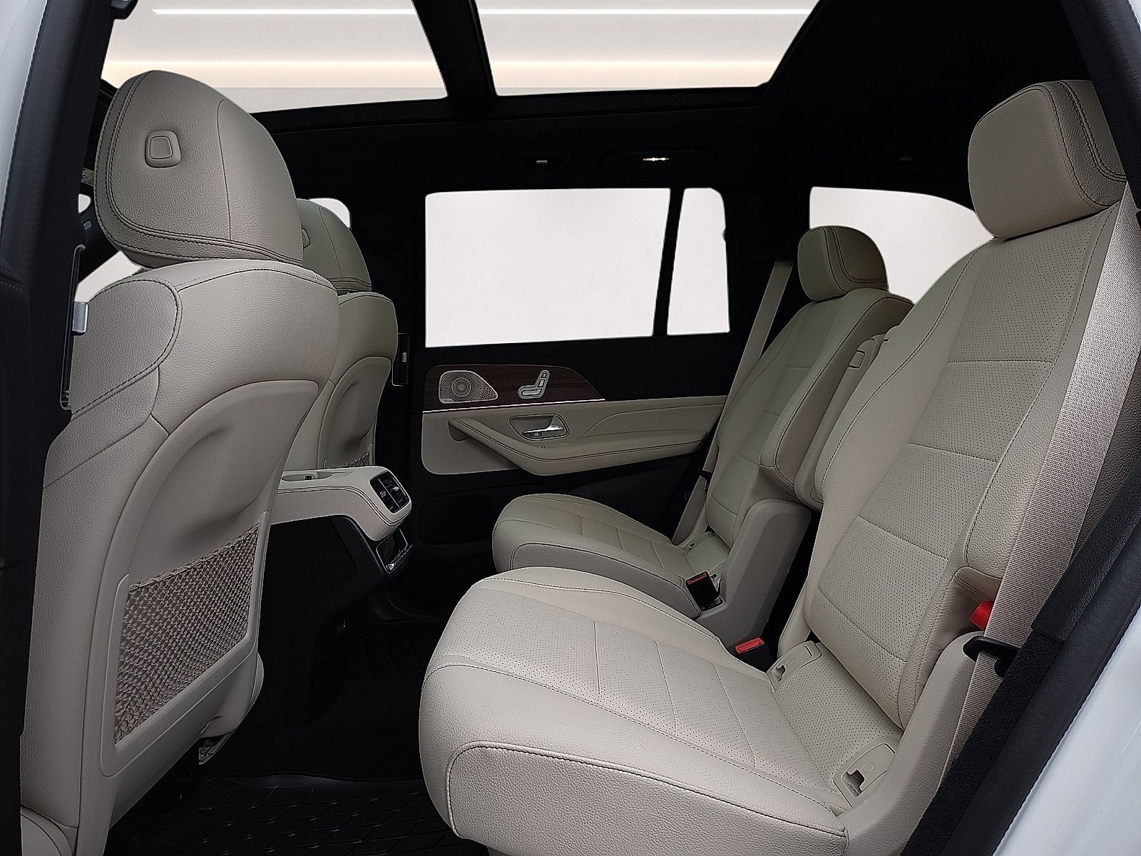 Used 2026 Mercedes-Benz GLS 450 4MATIC image 11