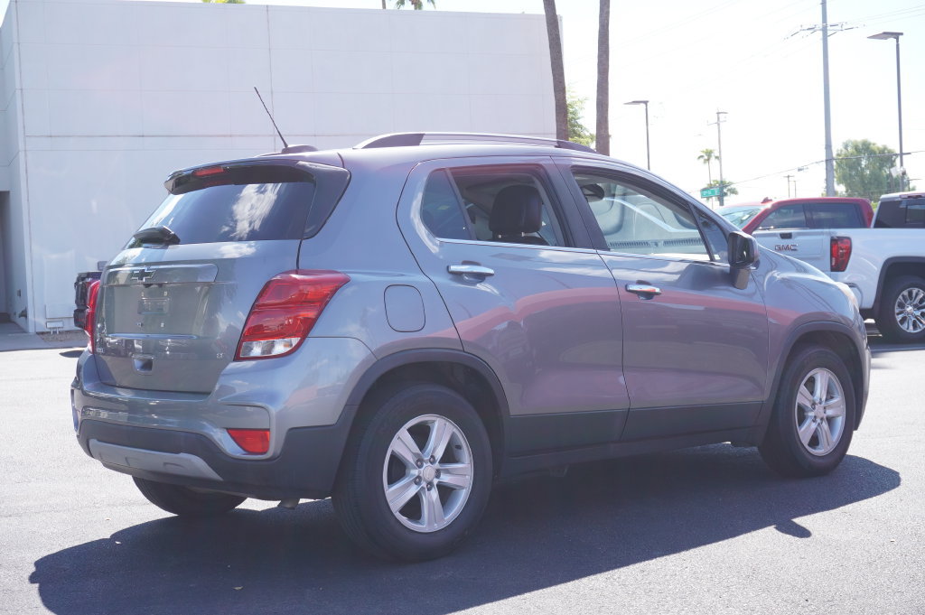 Certified 2020 Chevrolet Trax LT w/ LT Convenience Package FWD image 5
